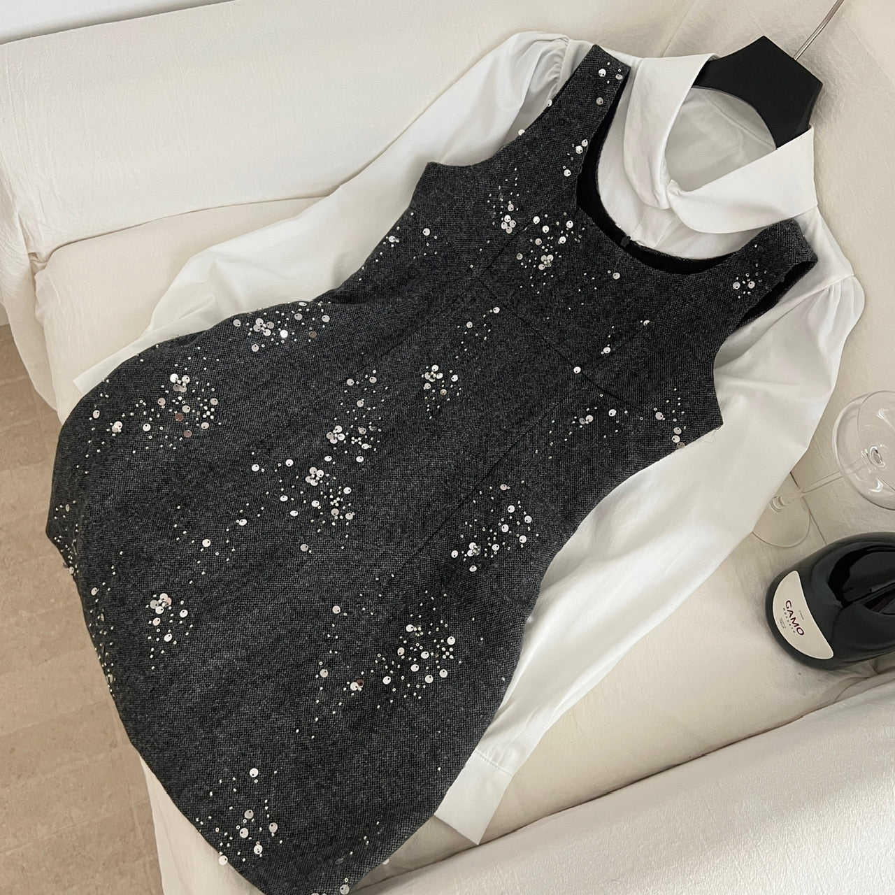Lightweight Glam That Works Every Single Day